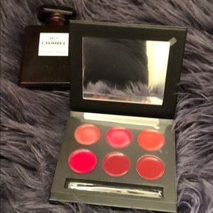 ISH red lips palette